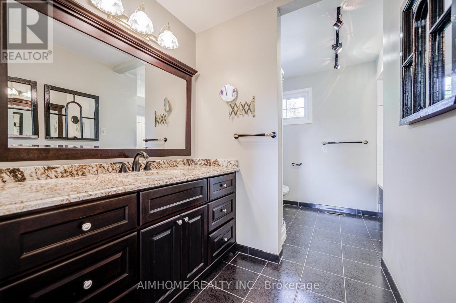 21 Calthorpe Avenue, Toronto, Ontario  M1C 3S3 - Photo 19 - E13234354