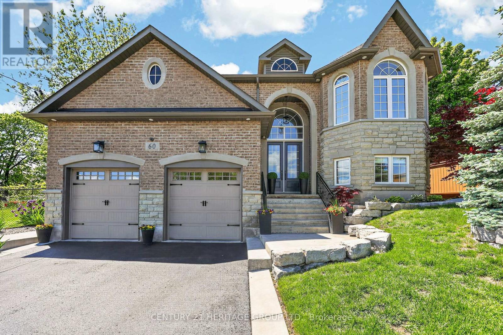 60 Colborne Street, Bradford West Gwillimbury (Bradford), Ontario L3Z 1C5 - Photo 2 - N13234264