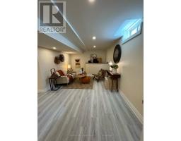 ROOM 2 - 248 CROSSLAND GATE, Newmarket, Ontario