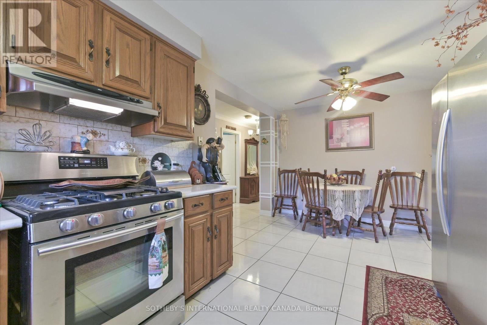 502 Queens Drive, Toronto, Ontario  M6L 1M8 - Photo 16 - W13233372