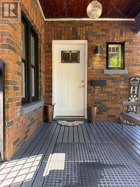 94 Roxborough Avenue, Oshawa, Ontario  L1G 5W4 - Photo 3 - E13234576