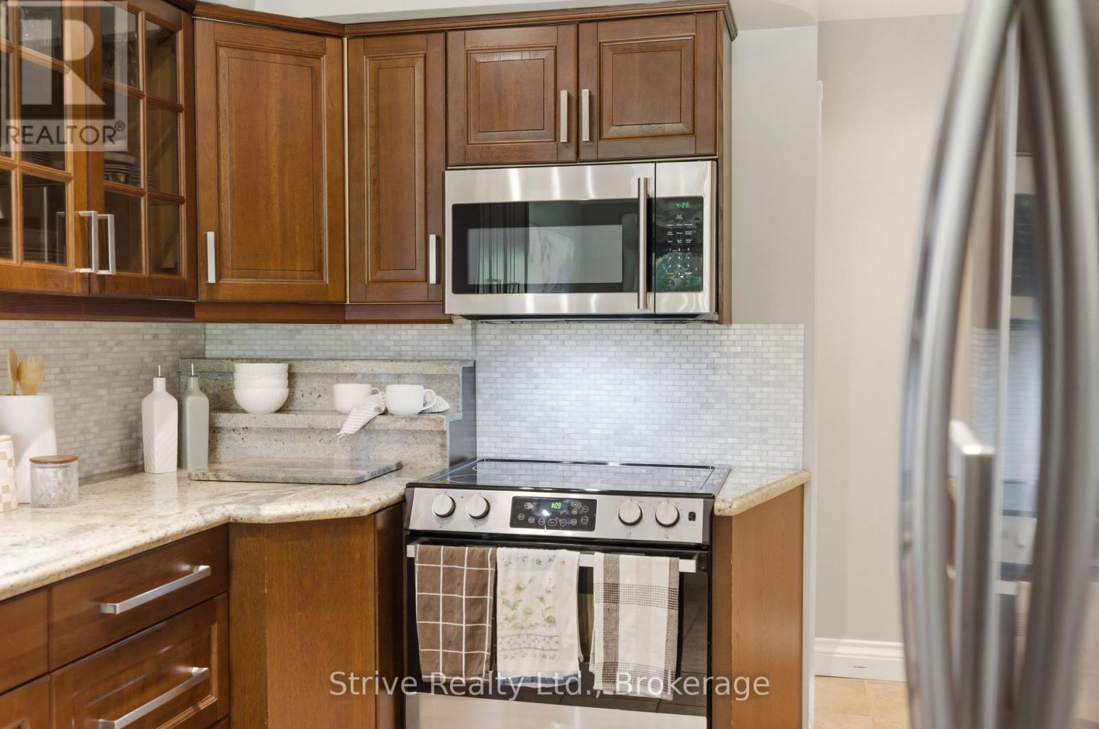 53 Monkton Avenue, Toronto, Ontario  M8Z 4N4 - Photo 19 - W13234678