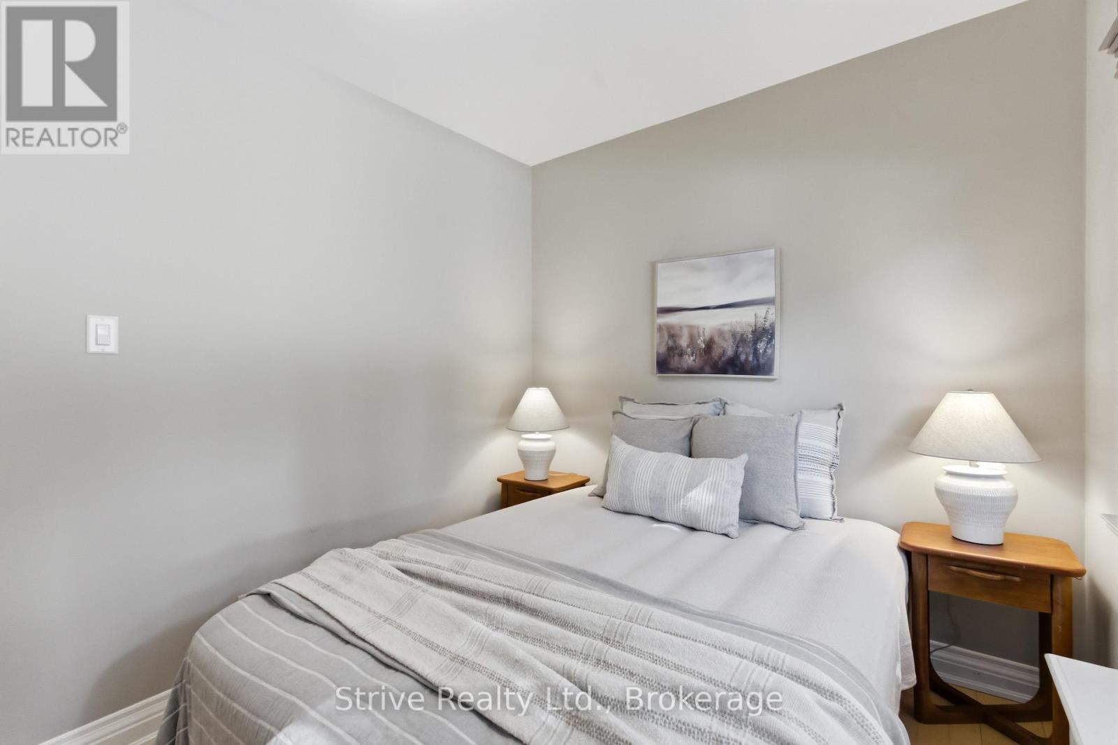 53 Monkton Avenue, Toronto, Ontario  M8Z 4N4 - Photo 24 - W13234678