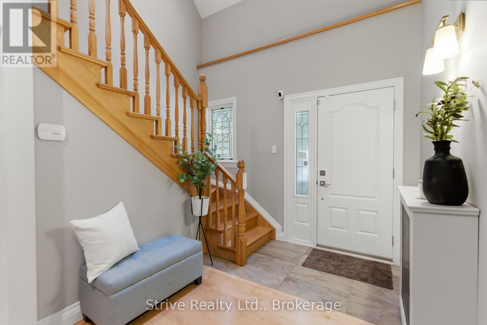 53 Monkton Avenue, Toronto, Ontario  M8Z 4N4 - Photo 4 - W13234678