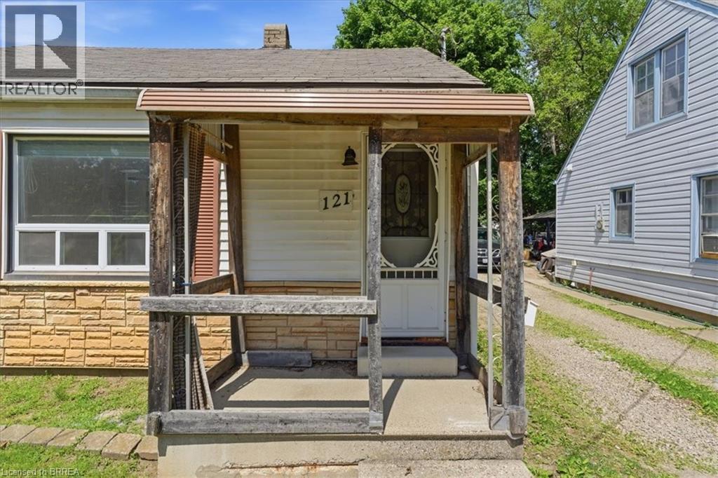 121 Wilkes Street, Brantford, Ontario  N3T 4W4 - Photo 4 - 40832913