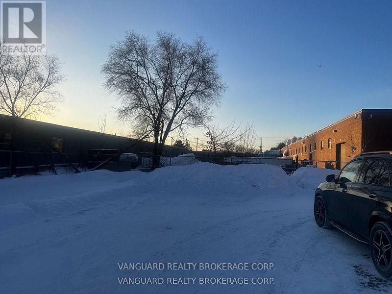 1001 Flint Road, Toronto, Ontario  M3J 2J6 - Photo 12 - W13234084