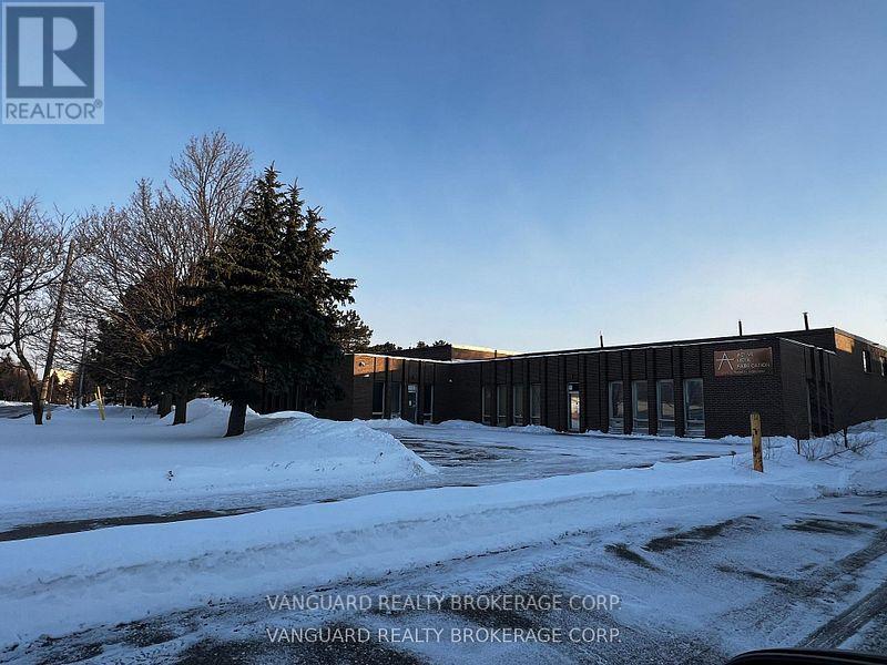 1001 Flint Road, Toronto, Ontario  M3J 2J6 - Photo 2 - W13234084