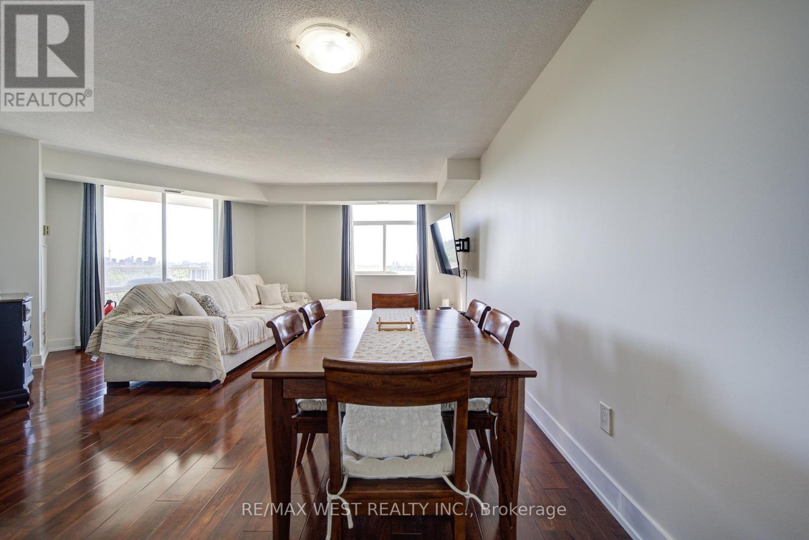 1309 - 3559 Eglinton Avenue W, Toronto, Ontario  M6M 5C6 - Photo 10 - W13234094