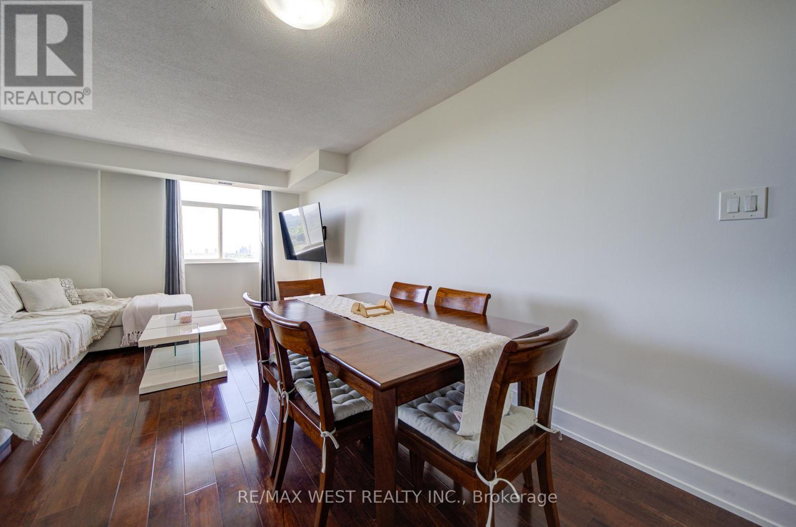 1309 - 3559 Eglinton Avenue W, Toronto, Ontario  M6M 5C6 - Photo 11 - W13234094
