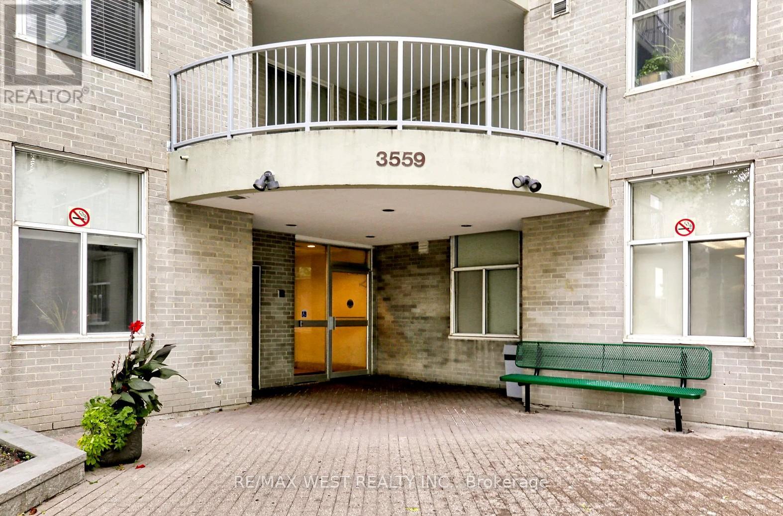 1309 - 3559 Eglinton Avenue W, Toronto, Ontario  M6M 5C6 - Photo 3 - W13234094