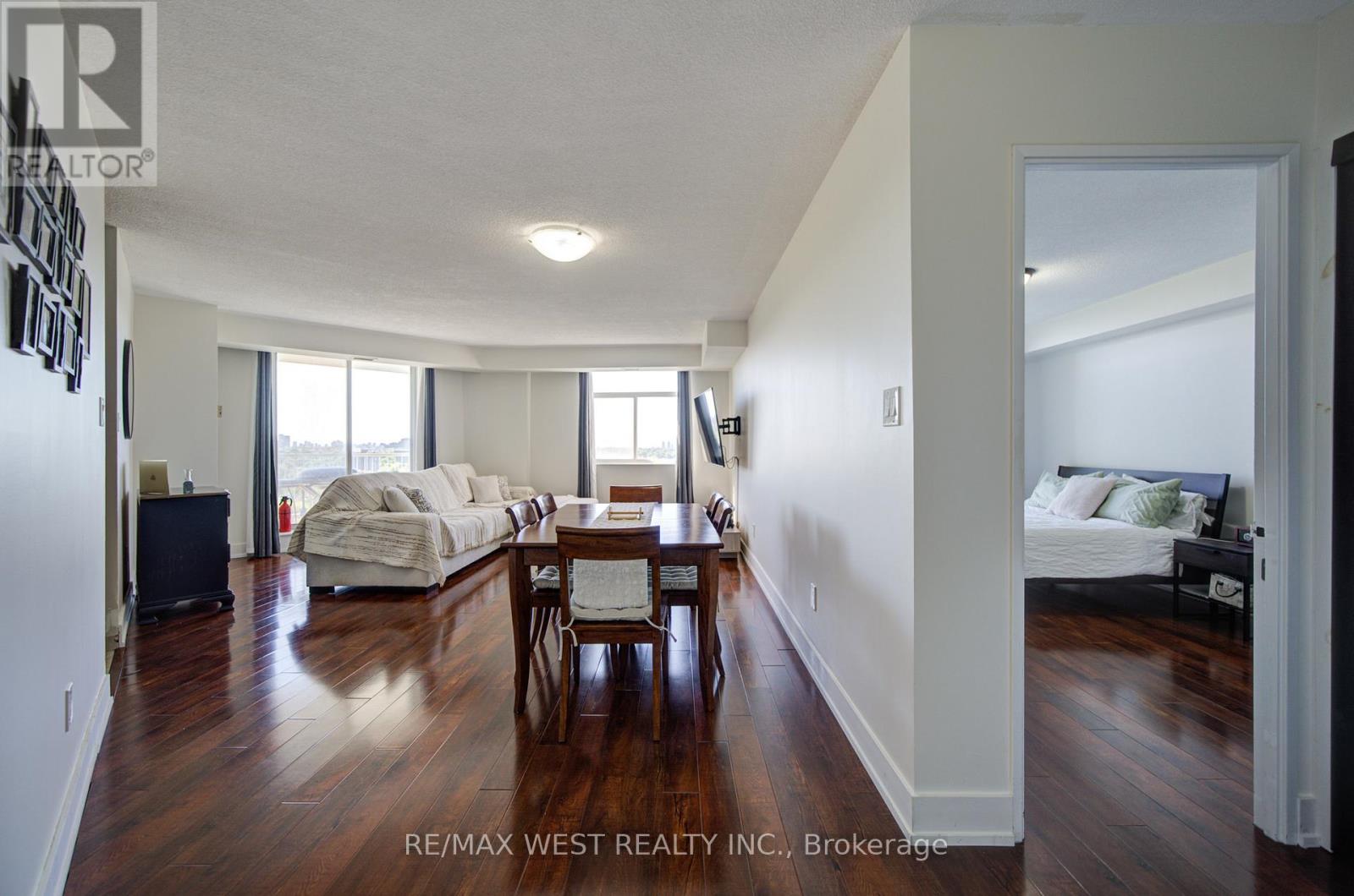 1309 - 3559 Eglinton Avenue W, Toronto, Ontario  M6M 5C6 - Photo 7 - W13234094