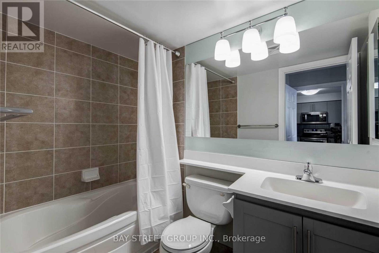1913 - 310 Burnhamthorpe Road, Mississauga, Ontario  L5B 3Y5 - Photo 5 - W13234292