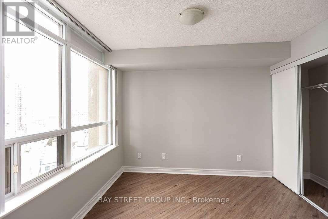 1913 - 310 Burnhamthorpe Road, Mississauga, Ontario  L5B 3Y5 - Photo 7 - W13234292