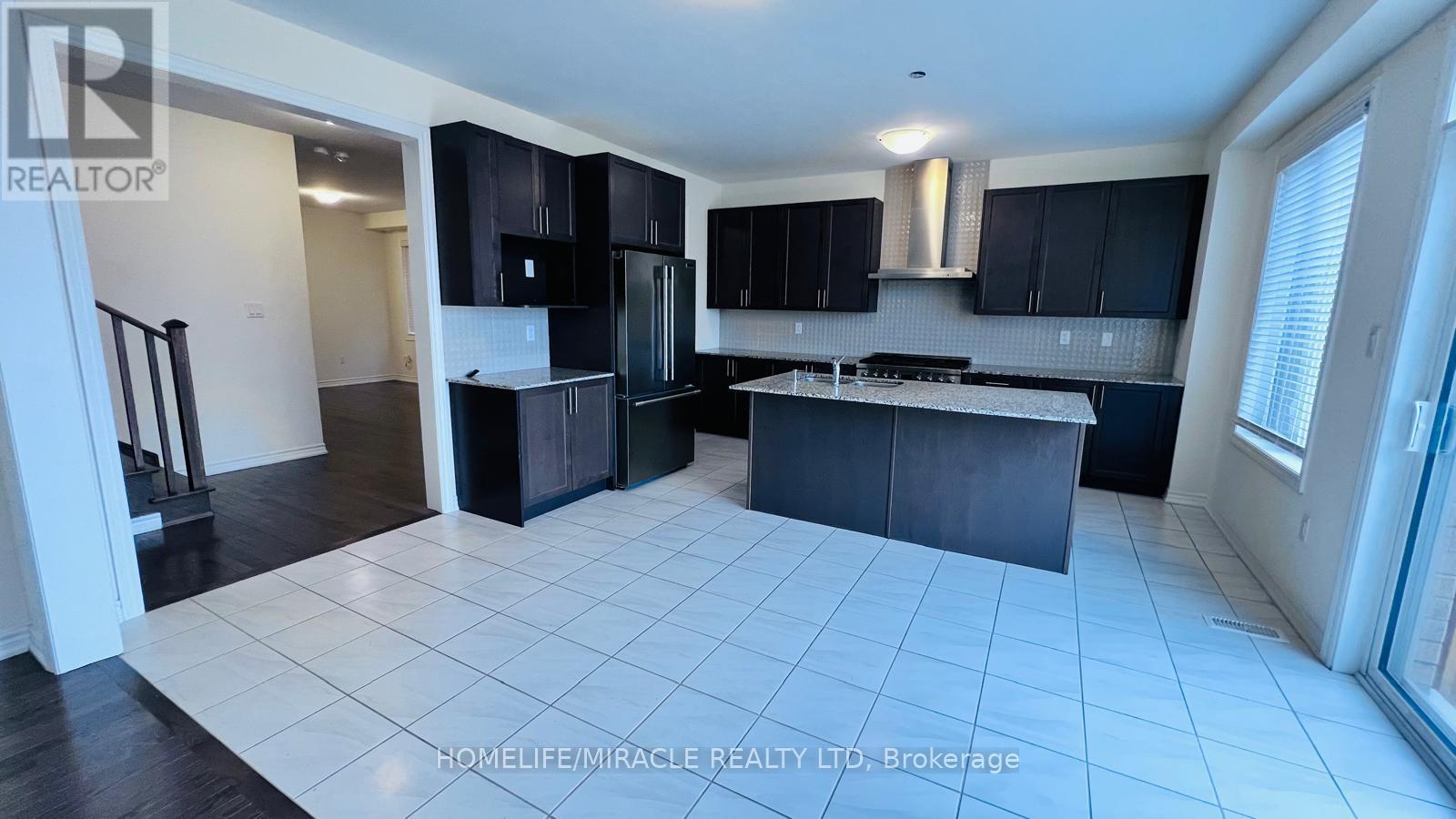 337 Valleyway Drive, Brampton, Ontario  L6X 0N9 - Photo 10 - W13234312