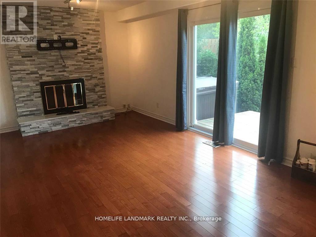 1431 Livingston Road, Oakville, Ontario  L6H 3G3 - Photo 2 - W13234320