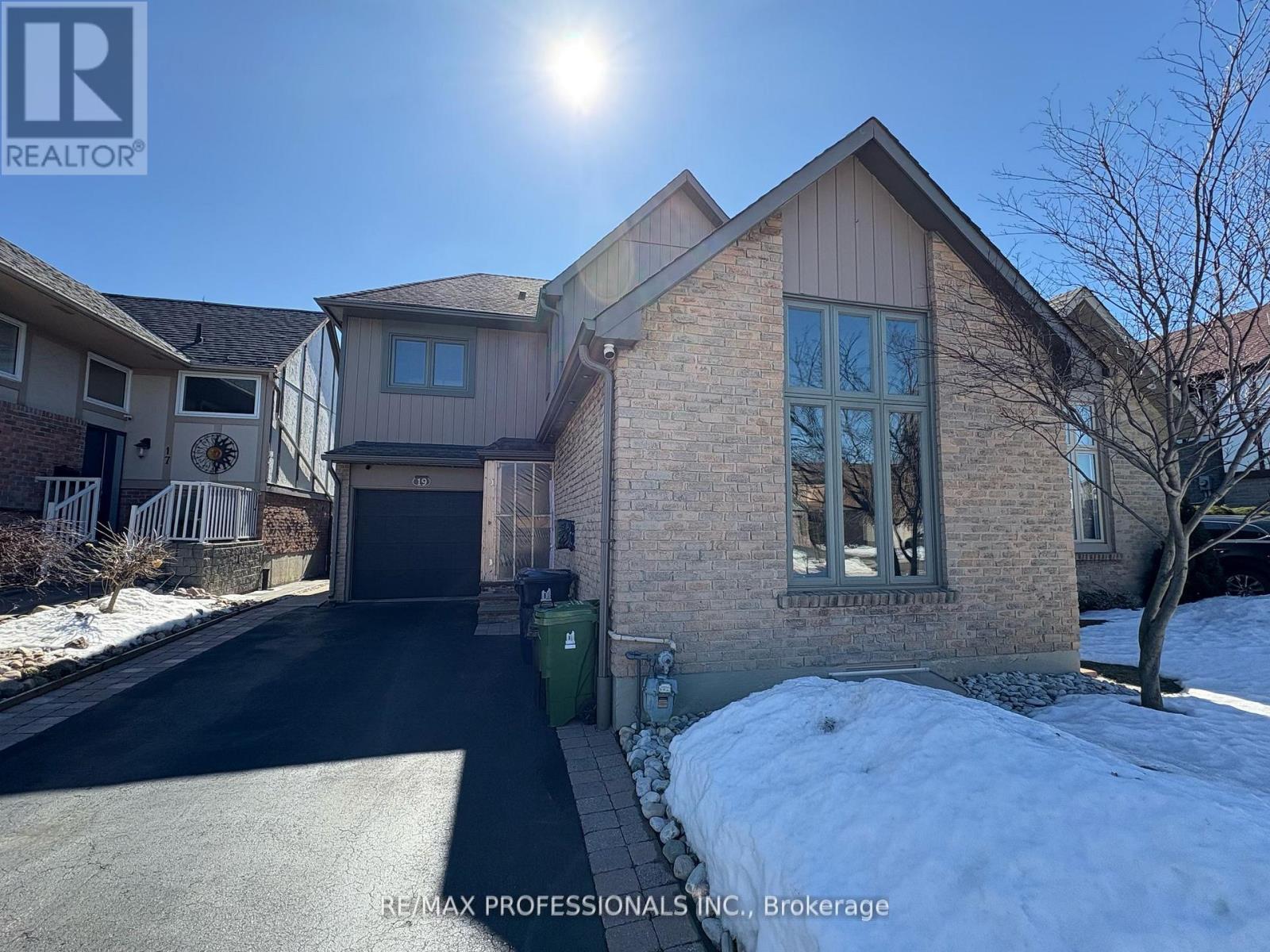 LOWER - 19 ELMBROOK CRESCENT, Toronto, Ontario