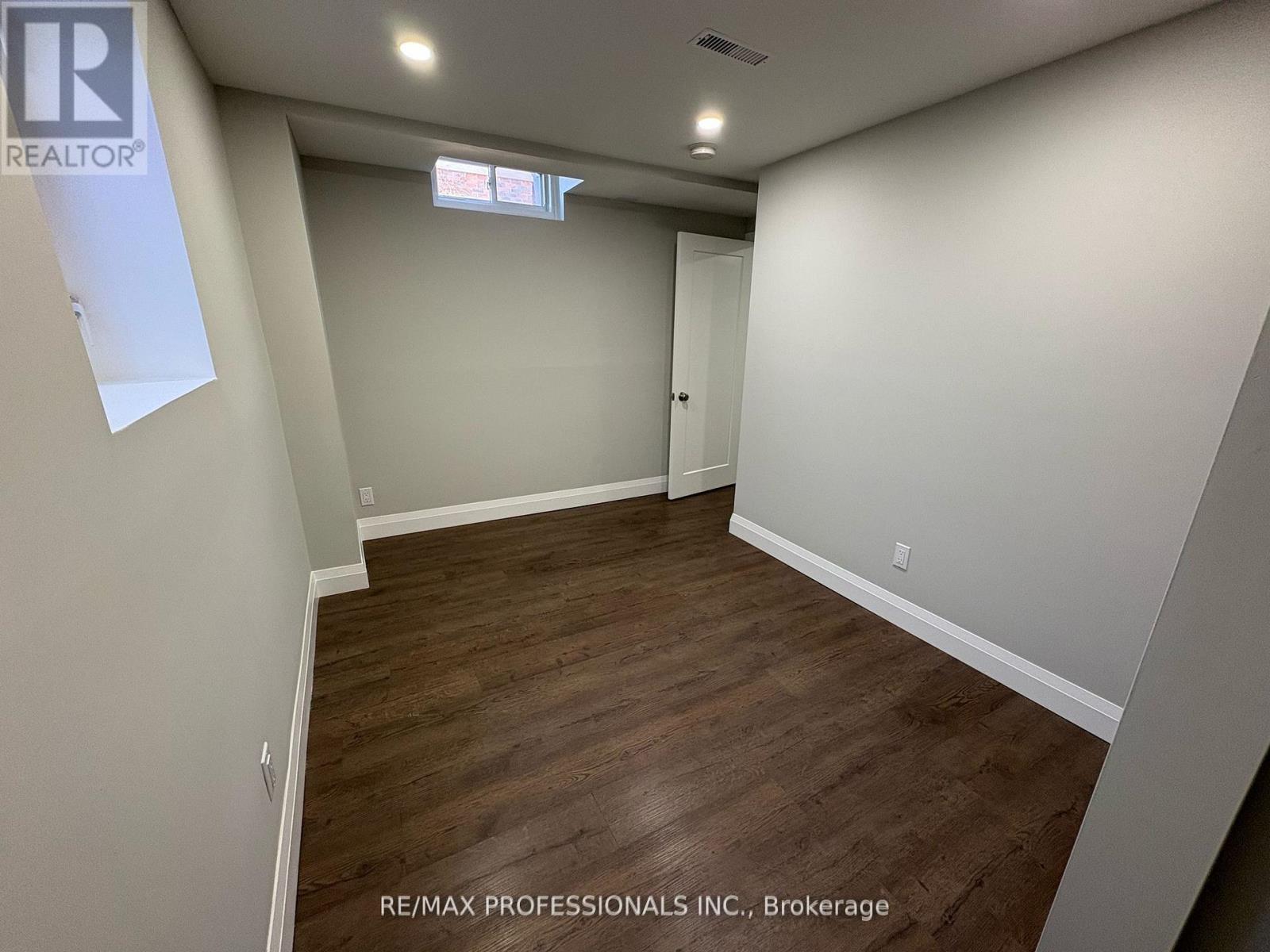 Lower - 19 Elmbrook Crescent, Toronto, Ontario  M9C 5B2 - Photo 11 - W13234344