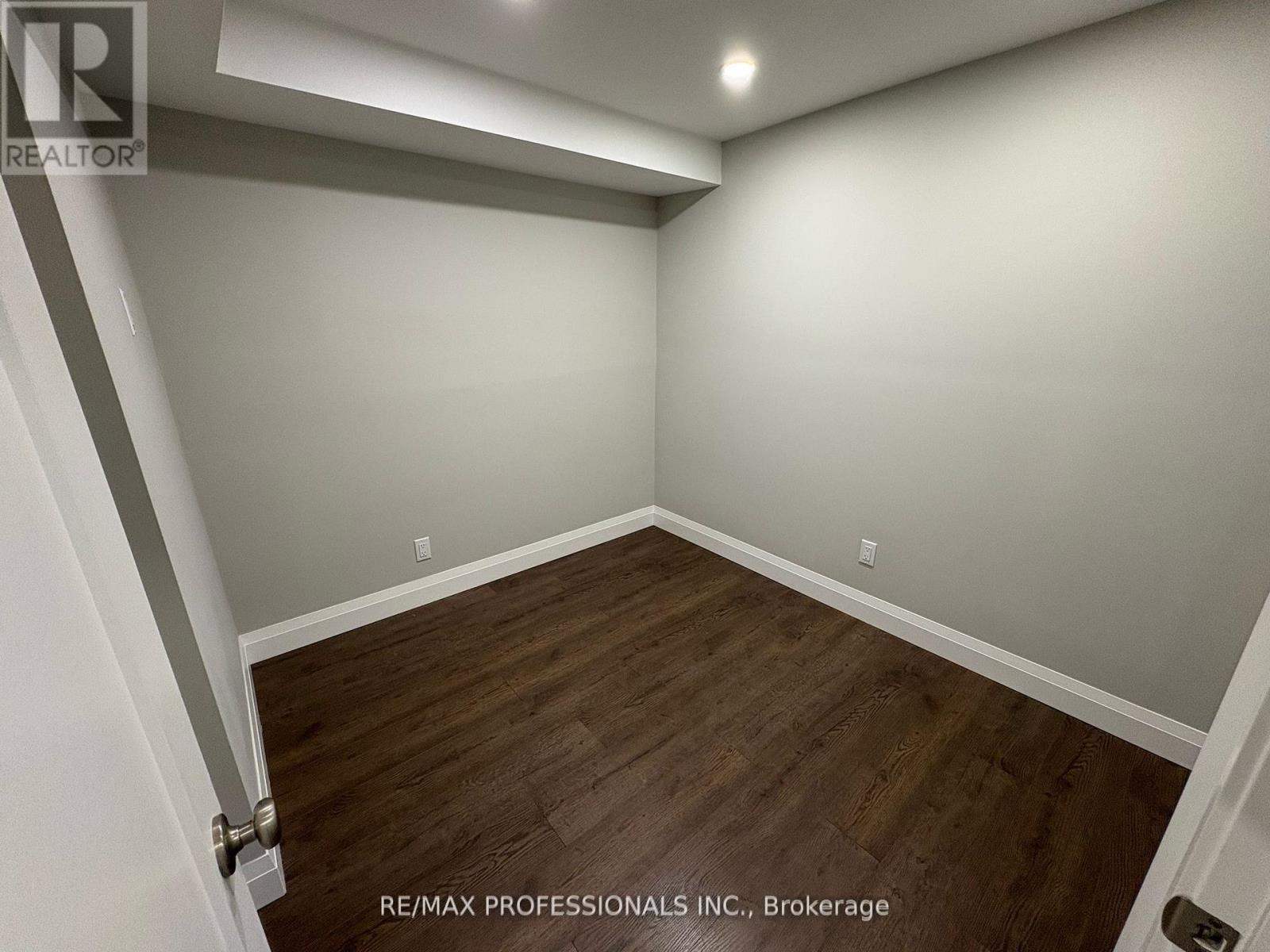 Lower - 19 Elmbrook Crescent, Toronto, Ontario  M9C 5B2 - Photo 13 - W13234344