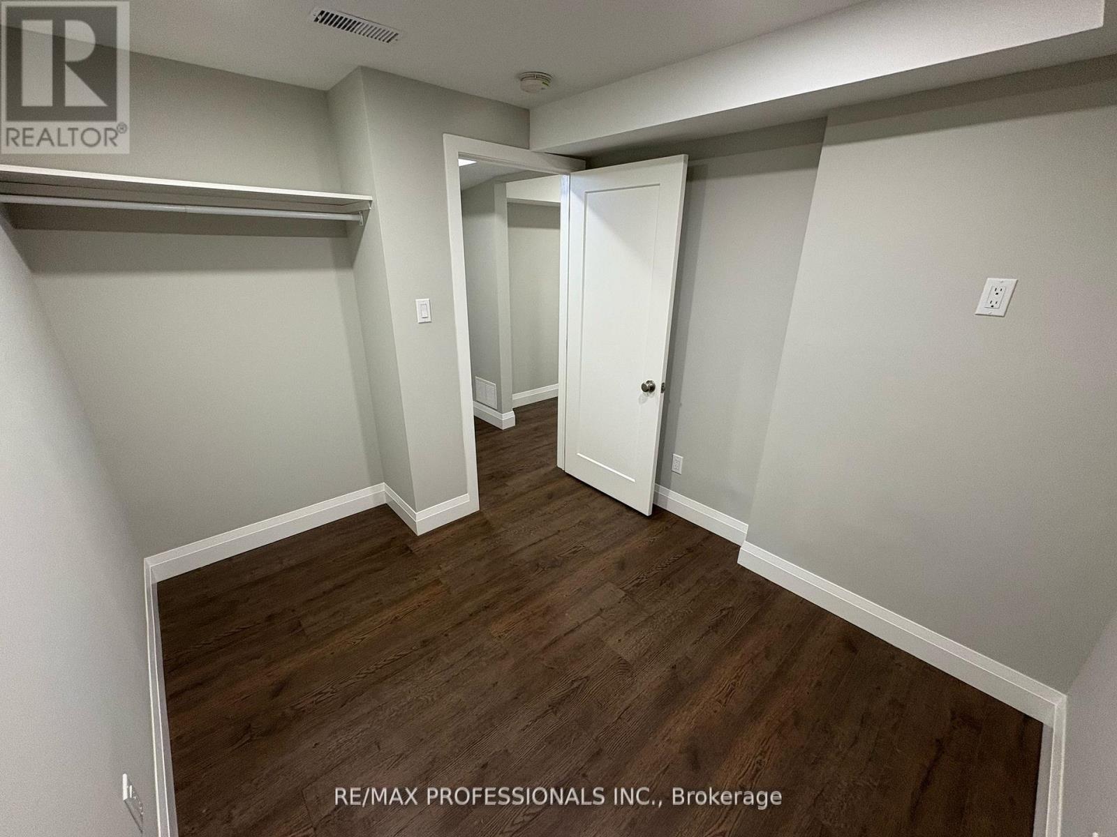 Lower - 19 Elmbrook Crescent, Toronto, Ontario  M9C 5B2 - Photo 14 - W13234344