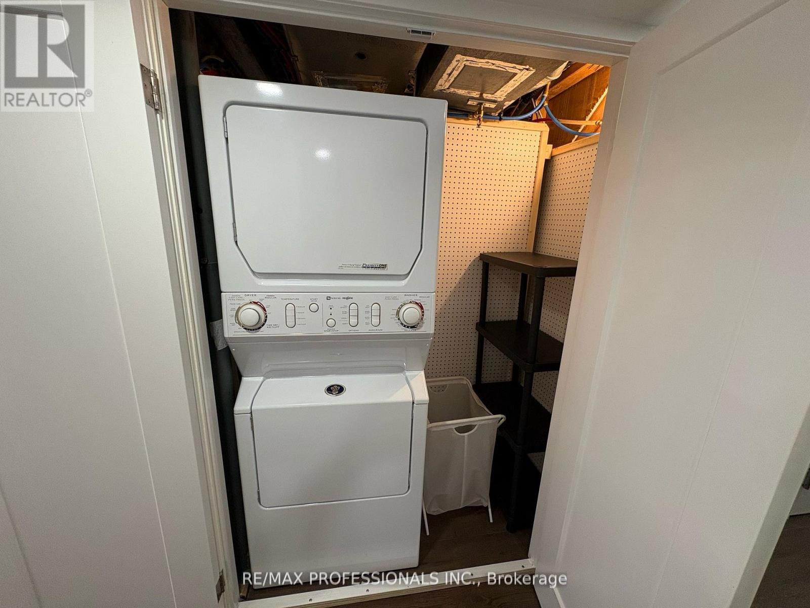 Lower - 19 Elmbrook Crescent, Toronto, Ontario  M9C 5B2 - Photo 18 - W13234344