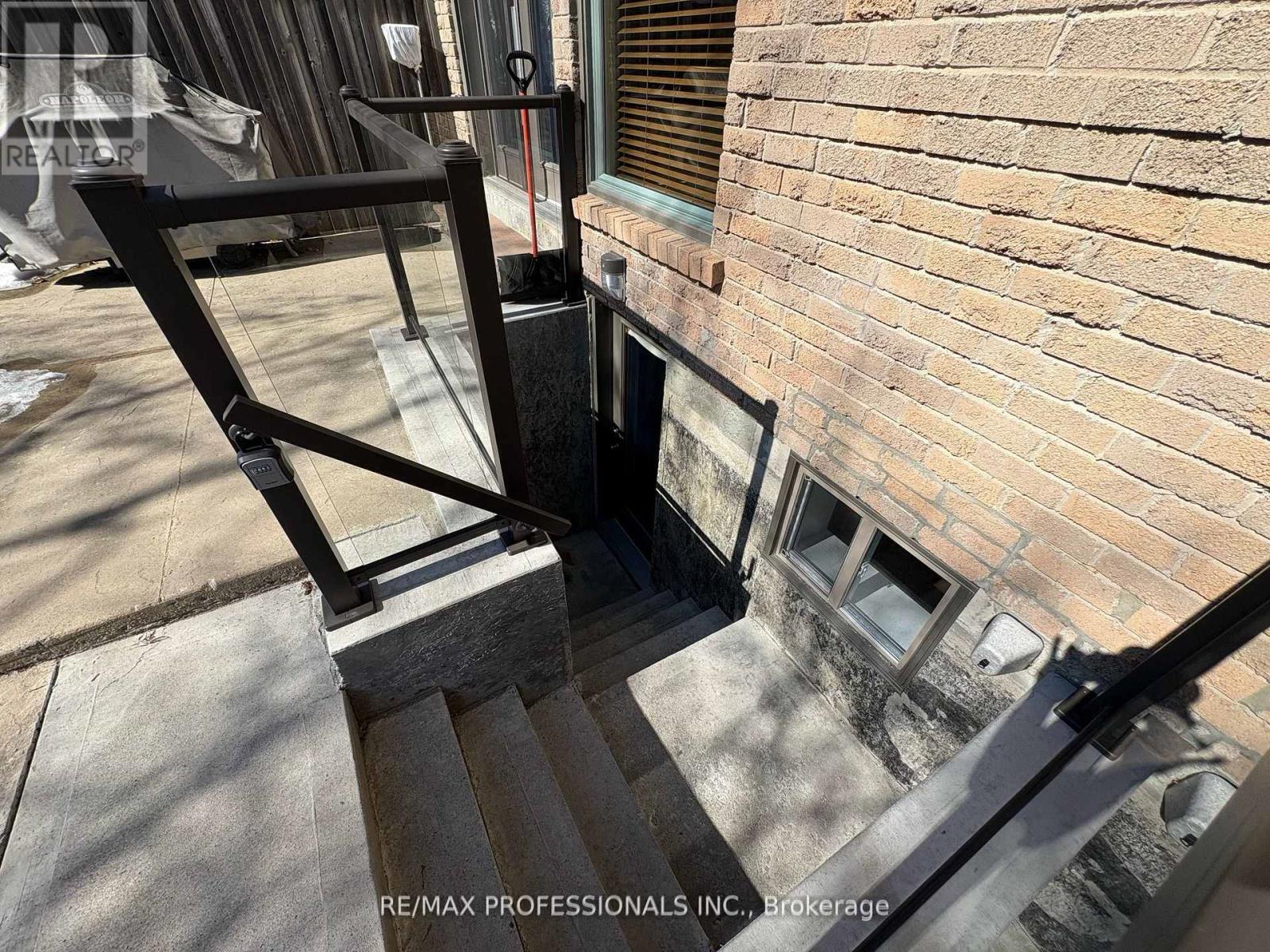 Lower - 19 Elmbrook Crescent, Toronto, Ontario  M9C 5B2 - Photo 22 - W13234344
