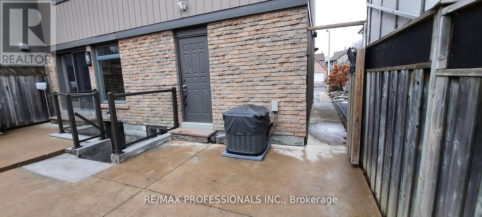 Lower - 19 Elmbrook Crescent, Toronto, Ontario  M9C 5B2 - Photo 24 - W13234344