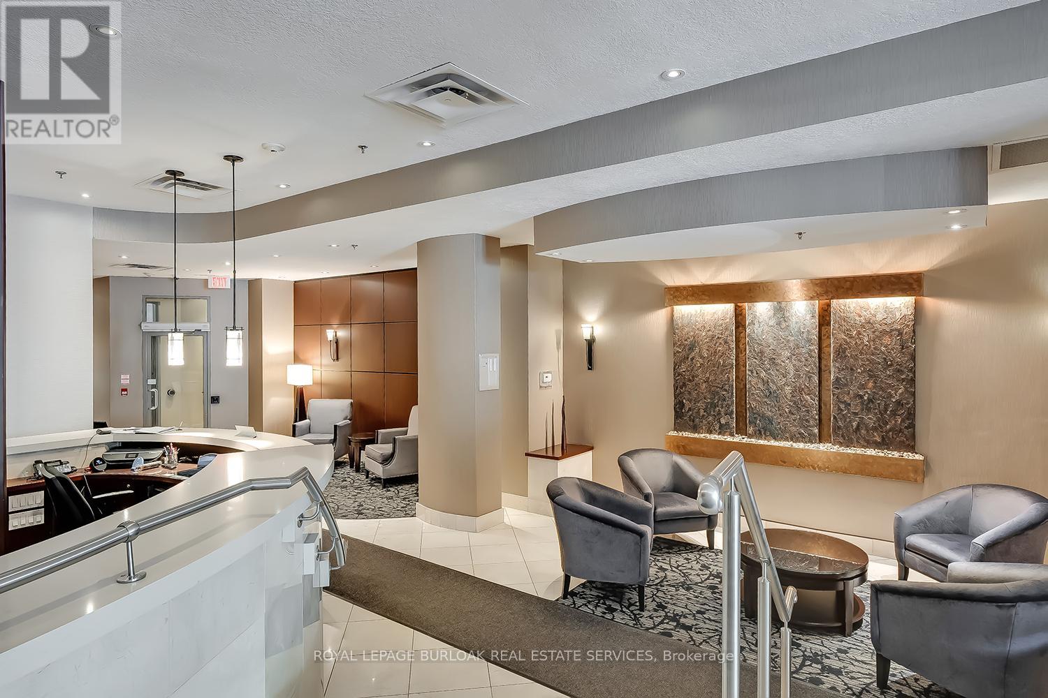 704 - 1477 Lakeshore Road, Burlington, Ontario  L7S 1B5 - Photo 2 - W13234386