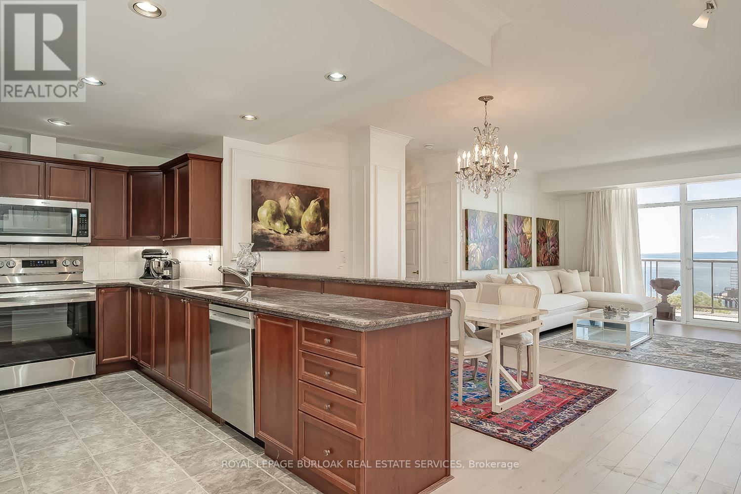 704 - 1477 Lakeshore Road, Burlington, Ontario  L7S 1B5 - Photo 7 - W13234386