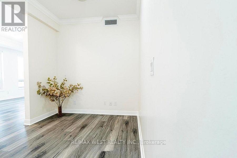 1402 - 840 Queens Plate Drive, Toronto, Ontario  M9W 0E7 - Photo 7 - W13234414
