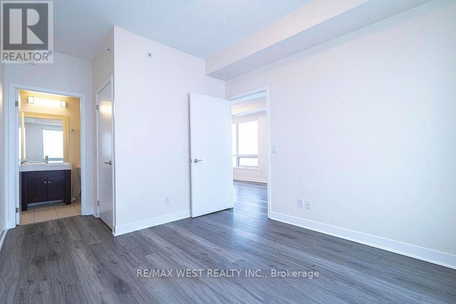1402 - 840 Queens Plate Drive, Toronto, Ontario  M9W 0E7 - Photo 9 - W13234414