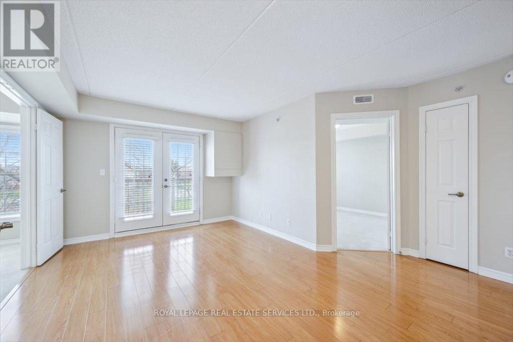 303 - 1490 Bishops Gate, Oakville, Ontario  L6M 4N3 - Photo 10 - W13234436