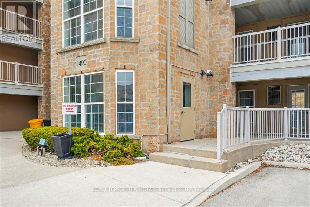 303 - 1490 Bishops Gate, Oakville, Ontario  L6M 4N3 - Photo 2 - W13234436