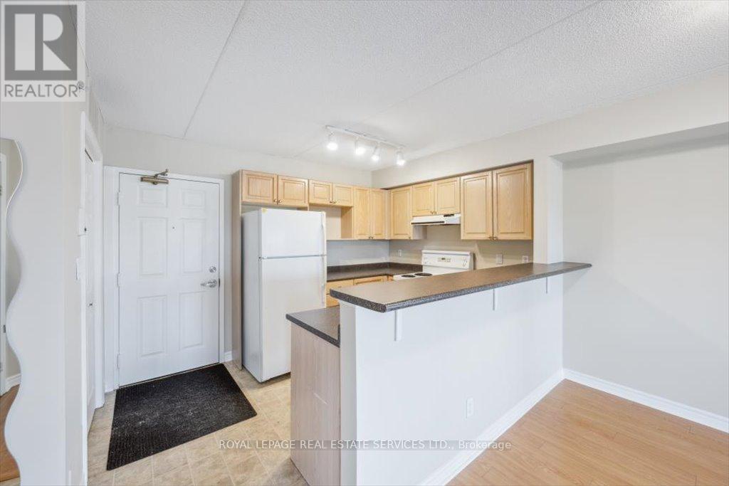 303 - 1490 Bishops Gate, Oakville, Ontario  L6M 4N3 - Photo 8 - W13234436