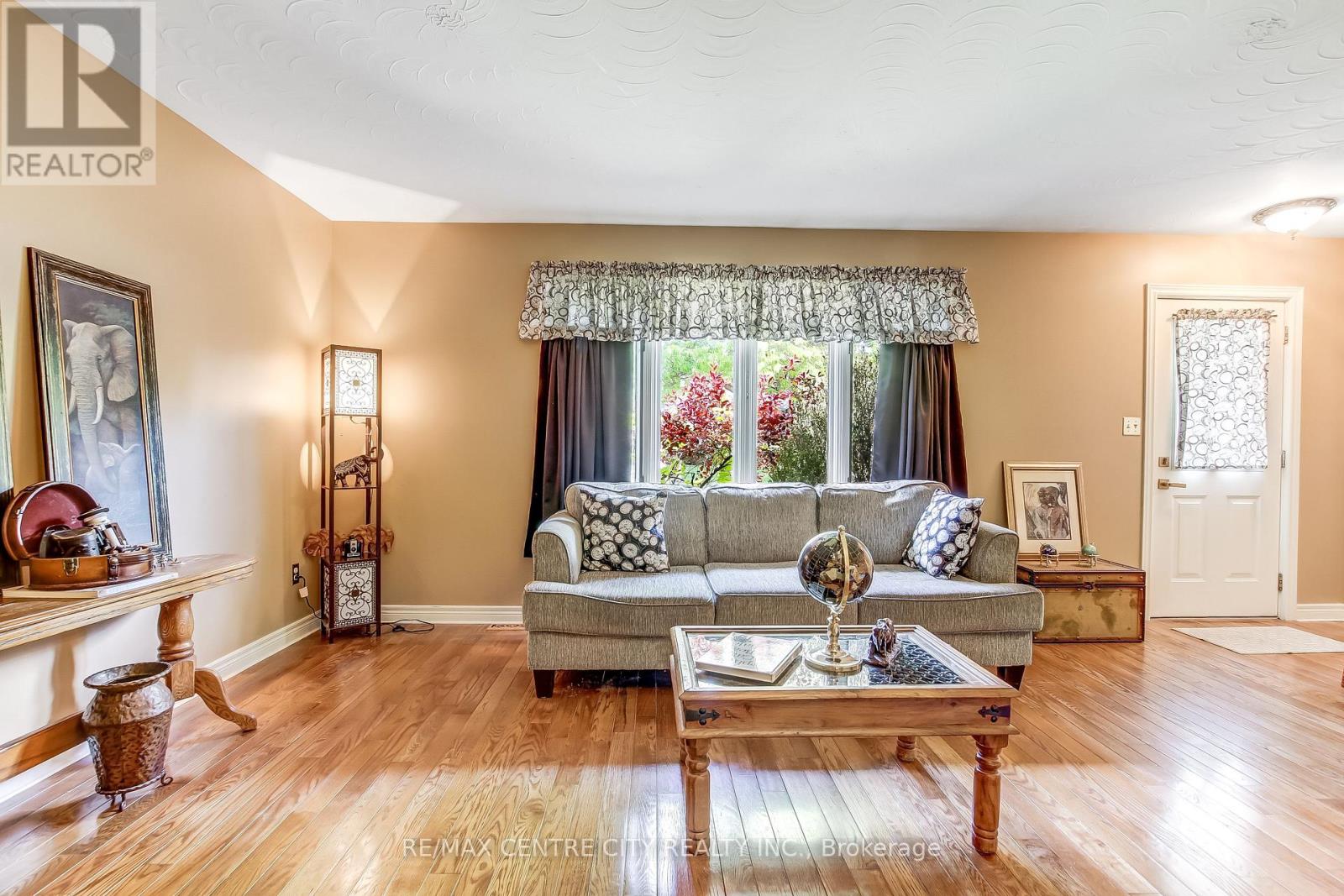 11 Willow Street, St. Thomas, Ontario  N5R 5Z7 - Photo 3 - X13234674