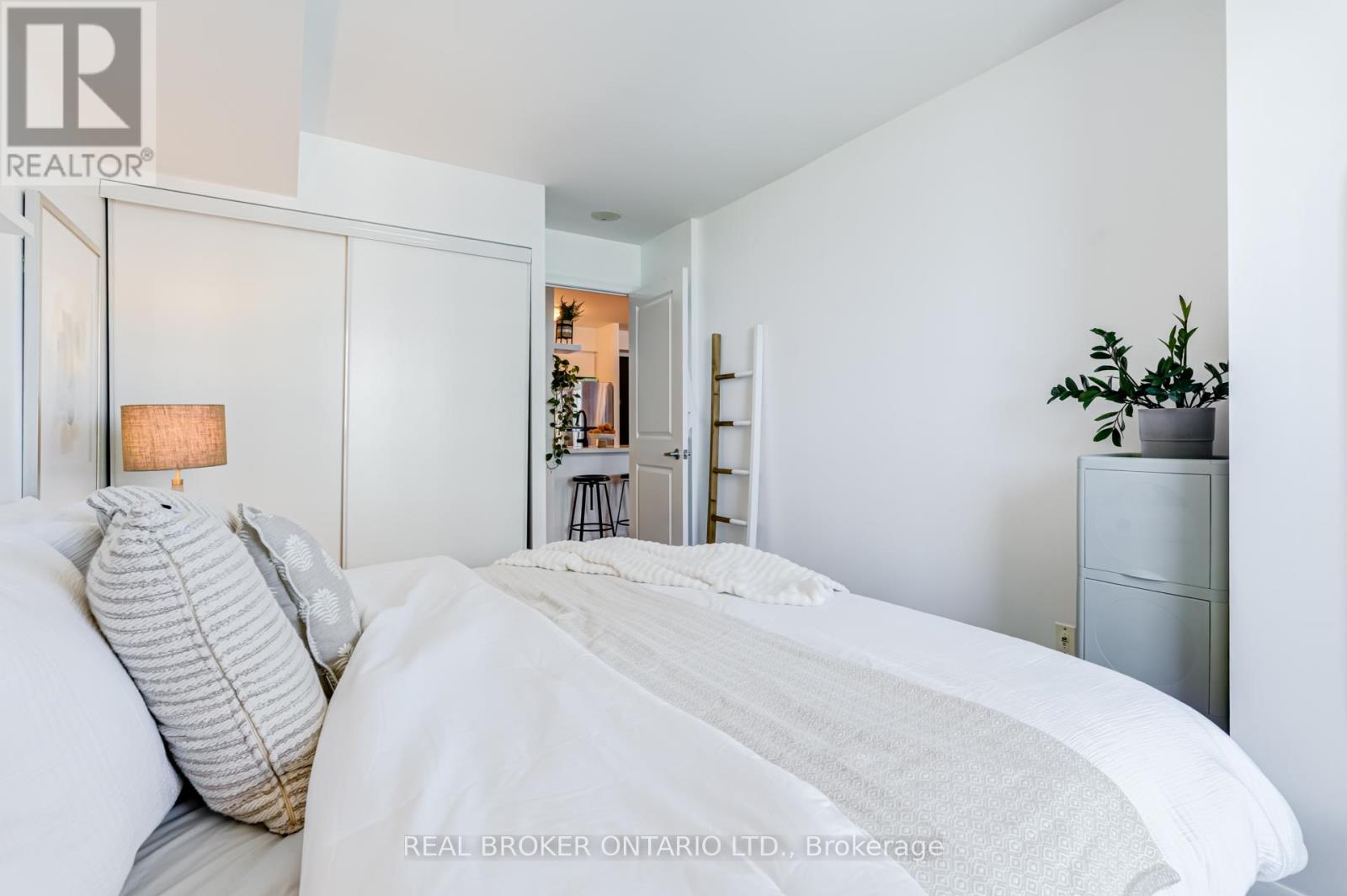 2806 - 225 Sherway Gardens Road, Toronto, Ontario  M9C 0A3 - Photo 12 - W13234478