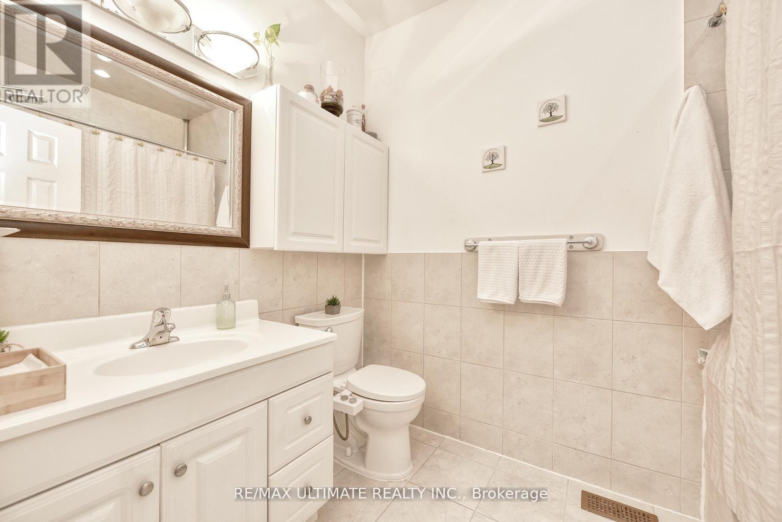 227 Earlscourt Avenue, Toronto, Ontario  M6E 4B4 - Photo 19 - W13234510