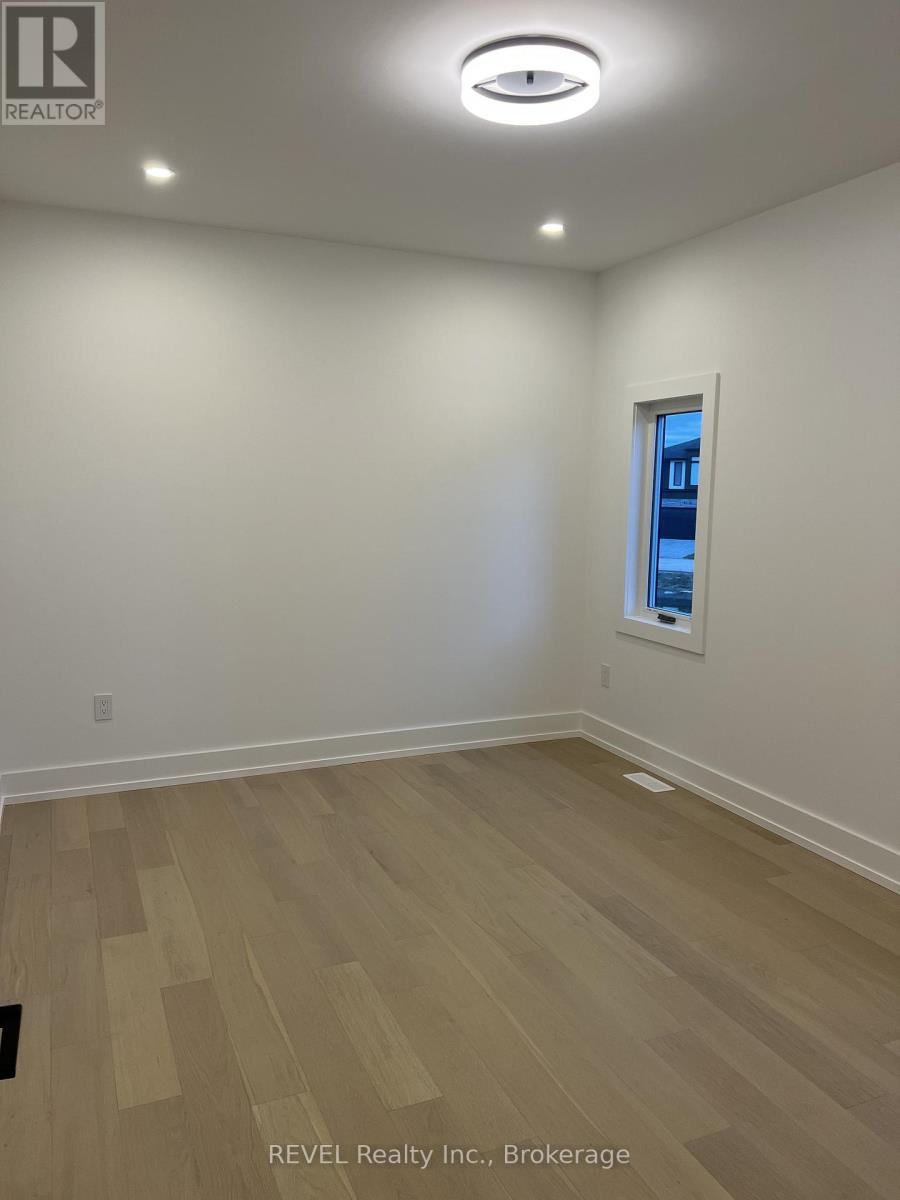 Upper - 6129 Curlin Crescent, Niagara Falls, Ontario  L2H 3W8 - Photo 16 - X13234640