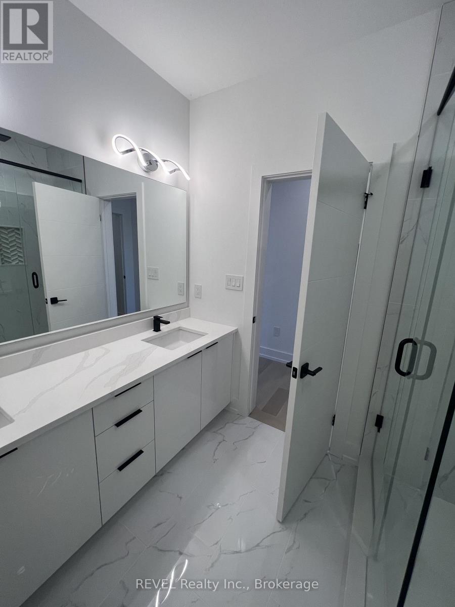 Upper - 6129 Curlin Crescent, Niagara Falls, Ontario  L2H 3W8 - Photo 25 - X13234640