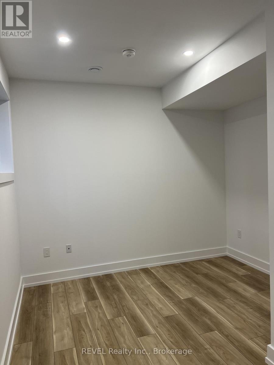 Upper - 6129 Curlin Crescent, Niagara Falls, Ontario  L2H 3W8 - Photo 32 - X13234640