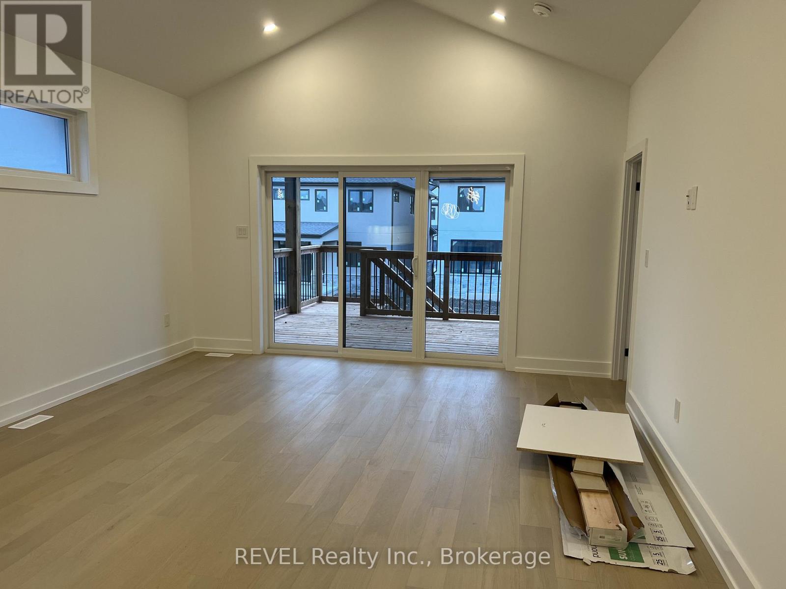 Upper - 6129 Curlin Crescent, Niagara Falls, Ontario  L2H 3W8 - Photo 8 - X13234640