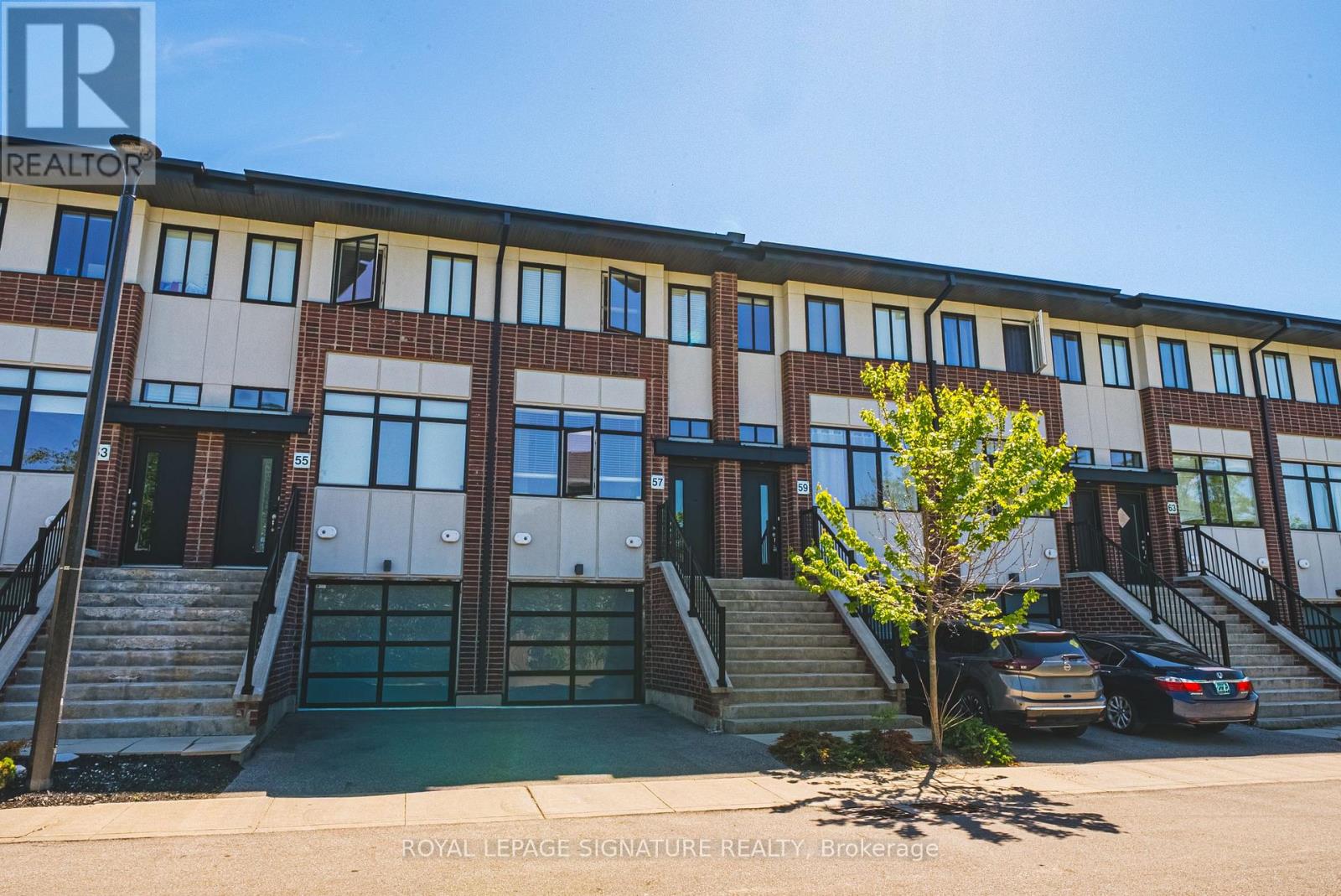 57 MARKLE CRESCENT, Hamilton, Ontario