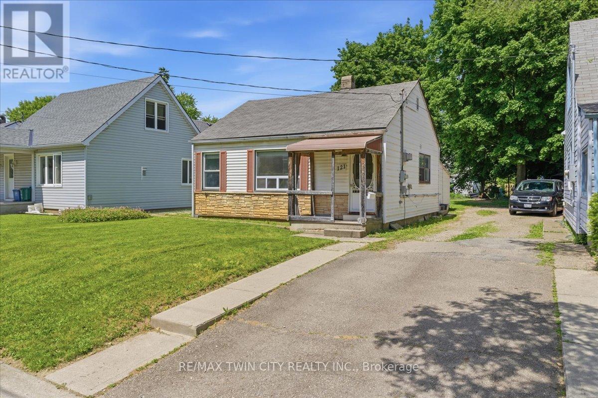121 Wilkes Street, Brantford, Ontario  N3T 4W4 - Photo 2 - X13234450