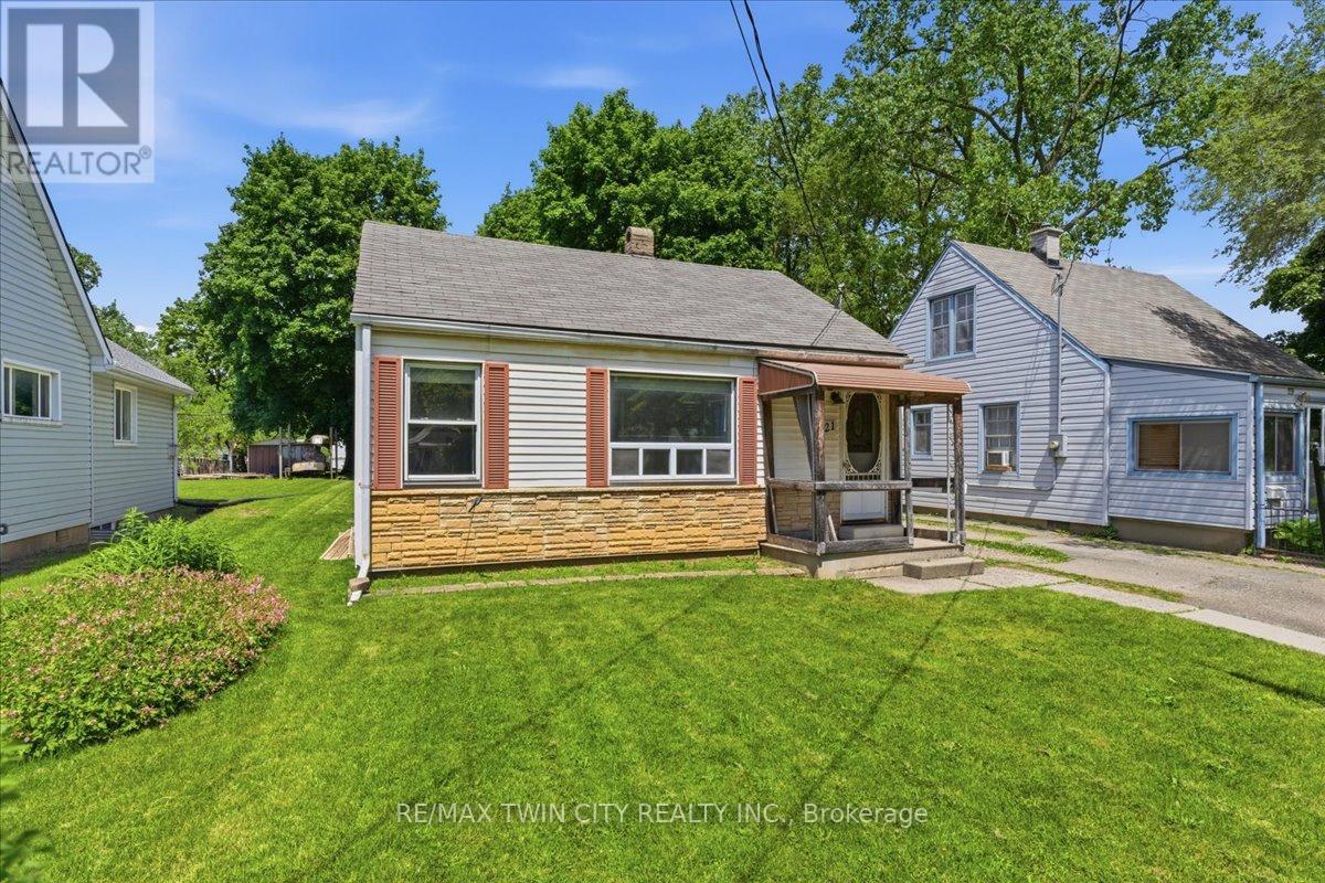 121 Wilkes Street, Brantford, Ontario  N3T 4W4 - Photo 3 - X13234450