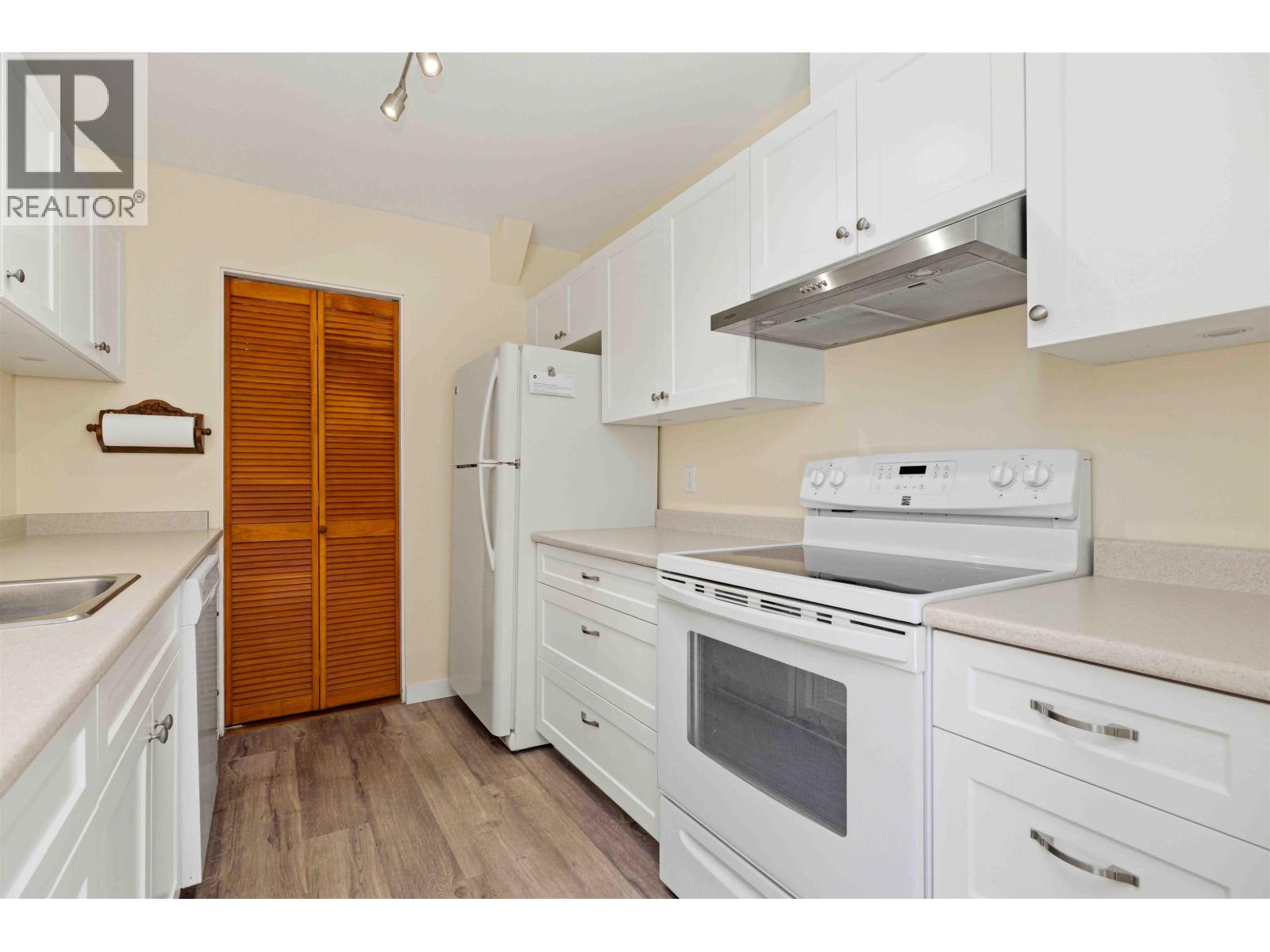 6432 Douglas Street, West Vancouver, British Columbia  V7W 2G2 - Photo 10 - R3131550