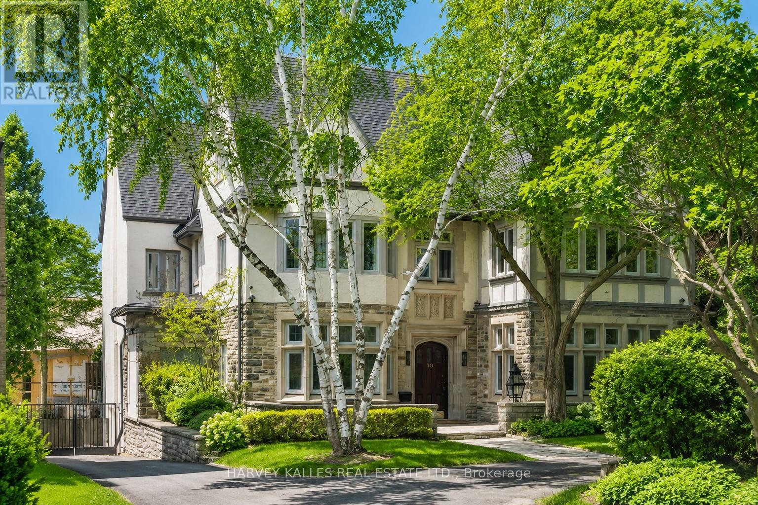 90 OLD FOREST HILL ROAD, Toronto, Ontario