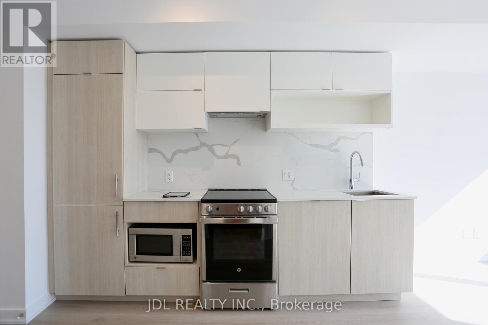 1808 - 100 Queen Street E, Toronto, Ontario  M5C 0B5 - Photo 3 - C13234708