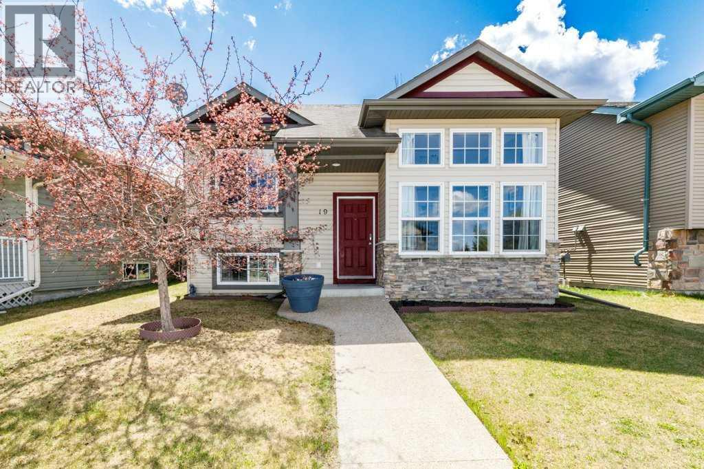 19 Ibbotson Close, Red Deer, Alberta  T4R 0C6 - Photo 1 - A2310841