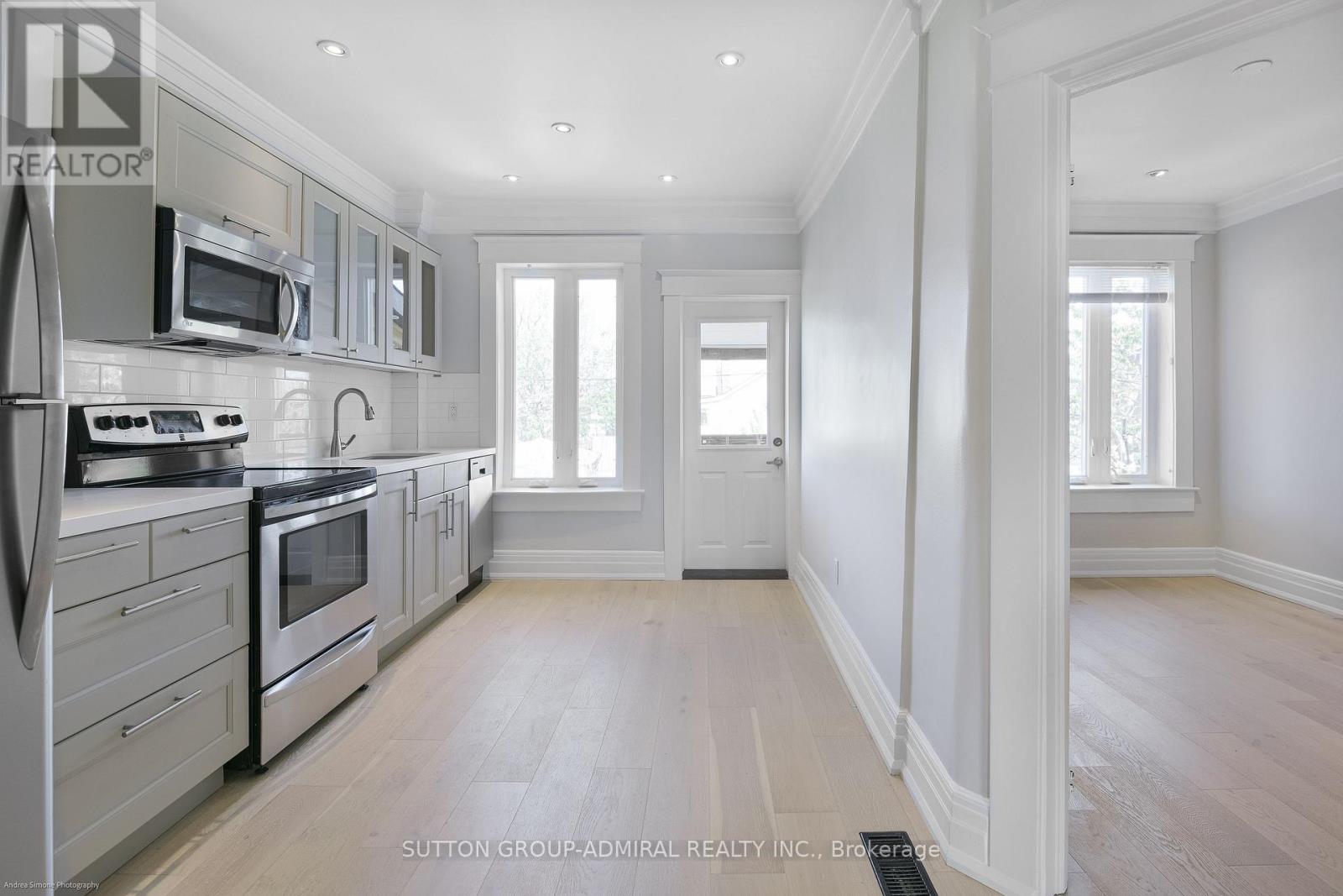 2nd & 3rd Floor - 481 Brock Avenue, Toronto, Ontario  M6H 3N8 - Photo 10 - C13234406