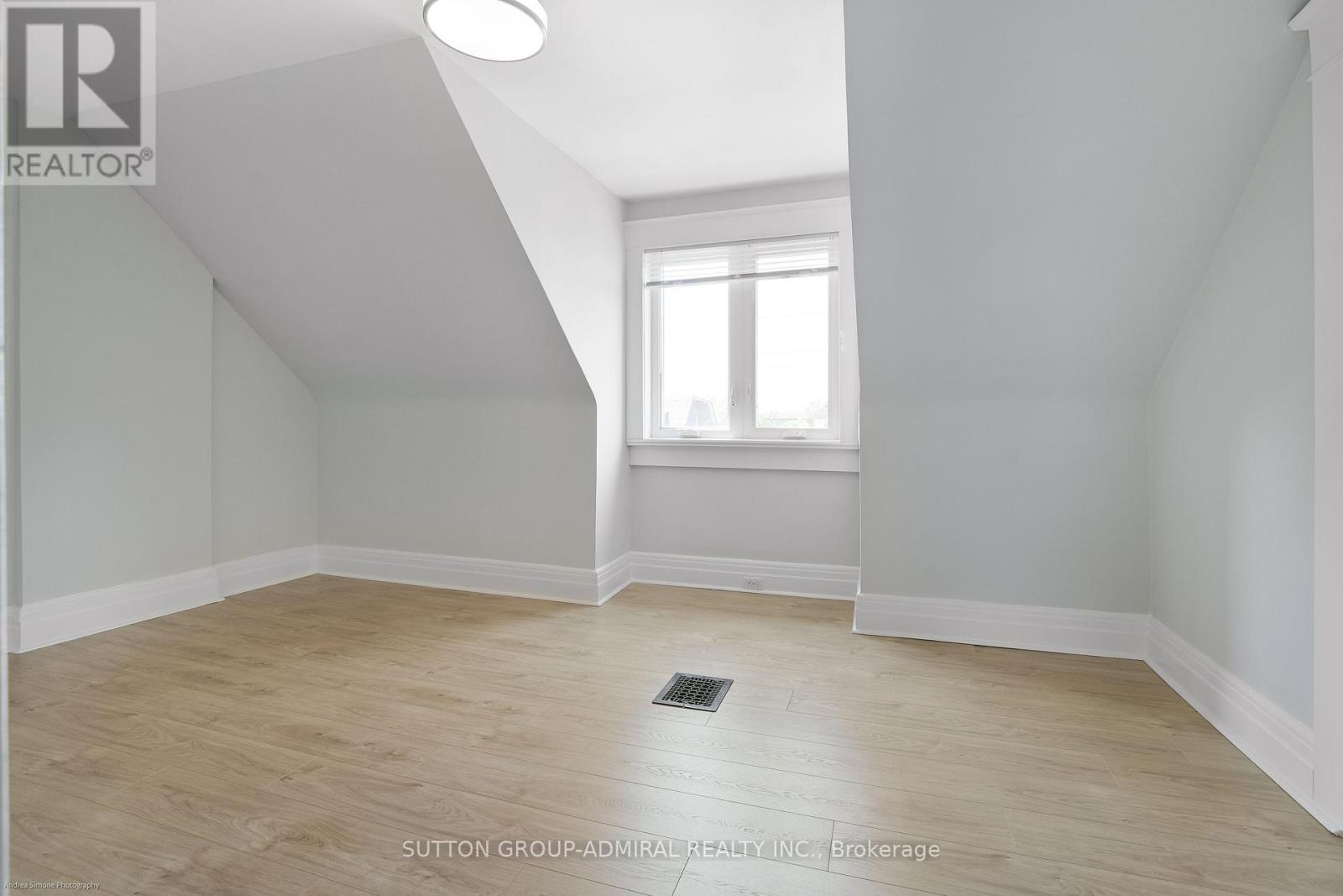 2nd & 3rd Floor - 481 Brock Avenue, Toronto, Ontario  M6H 3N8 - Photo 20 - C13234406