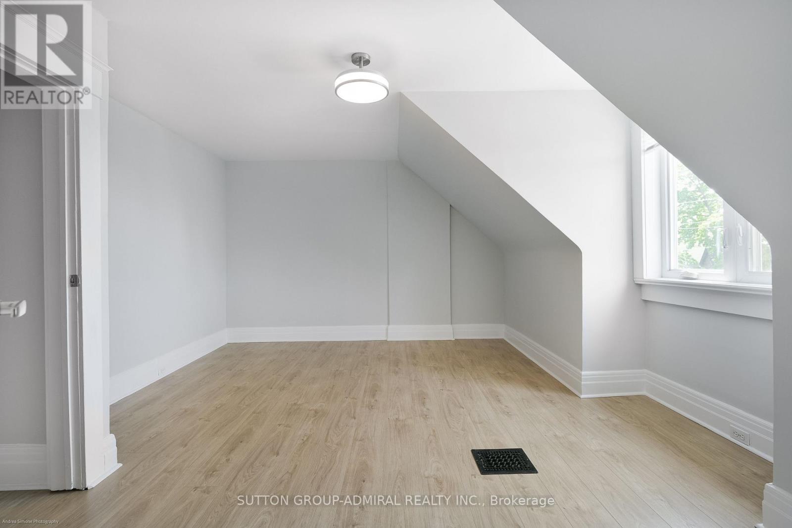 2nd & 3rd Floor - 481 Brock Avenue, Toronto, Ontario  M6H 3N8 - Photo 22 - C13234406